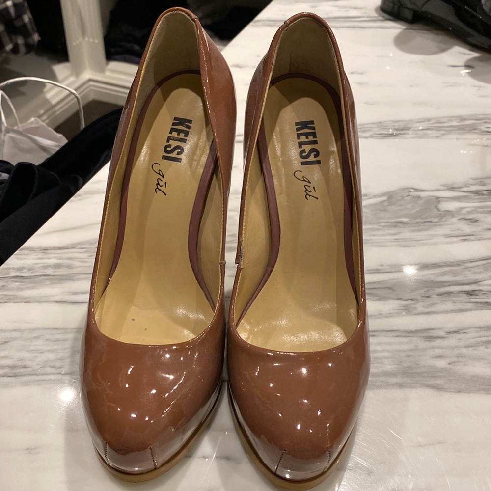 Kelsi gel heels in brown nude